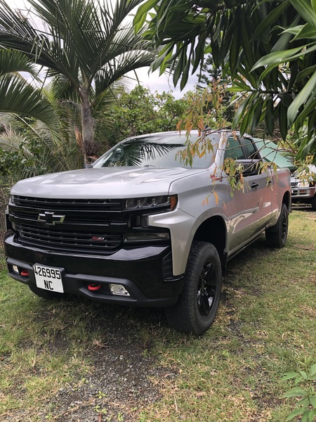 CHEVROLET TRAIL BOSS V8 – PRÉPARÉ OFF-ROAD - véhicule d'occasion à Nouméa