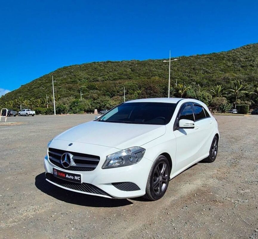 MERCEDES-BENZ CLASSE A 180 - véhicule d'occasion à Nouméa