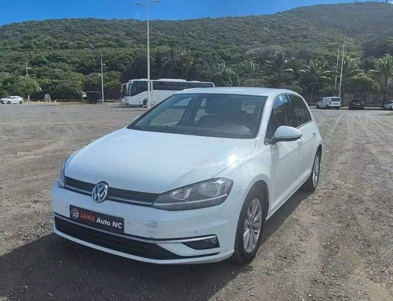 VOLKSWAGEN GOLF 7 – 1.0 ESSENCE – 2019 - véhicule d'occasion à Nouméa