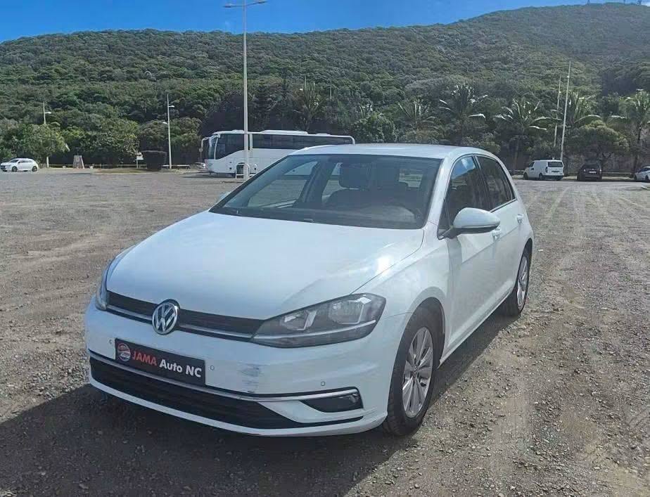VOLKSWAGEN GOLF 7 – 1.0 ESSENCE – 2019 - véhicule d'occasion à Nouméa