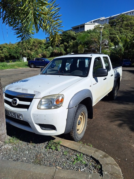MAZDA BT-50 2.5 TD - véhicule d'occasion à Nouméa