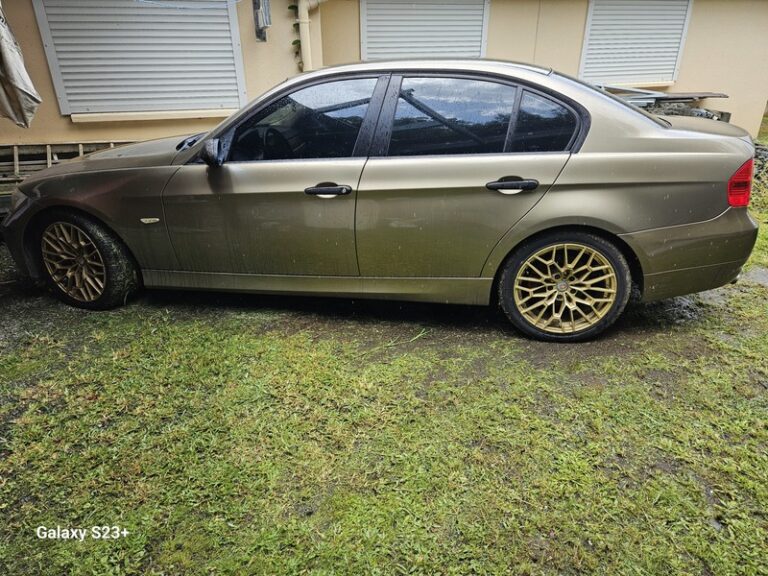 BMW SÉRIE 3 E90 320i – PROJET - véhicule d'occasion à Nouméa
