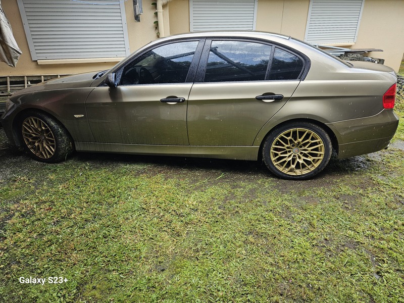 BMW SÉRIE 3 E90 320i – PROJET - véhicule d'occasion à Nouméa