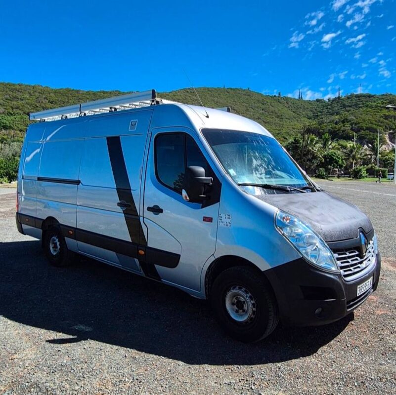 RENAULT MASTER 3 L3H2 – ATELIER MOBILE - véhicule d'occasion à Nouméa