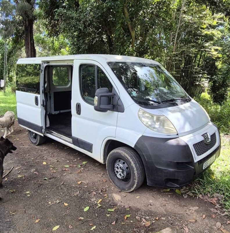 PEUGEOT BOXER - véhicule d'occasion à Nouméa