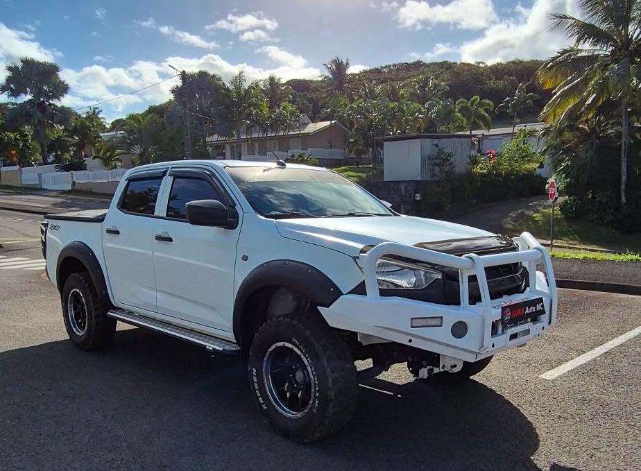 ISUZU D-MAX DOUBLE CAB 4X4 – 2023 - véhicule d'occasion à Nouméa