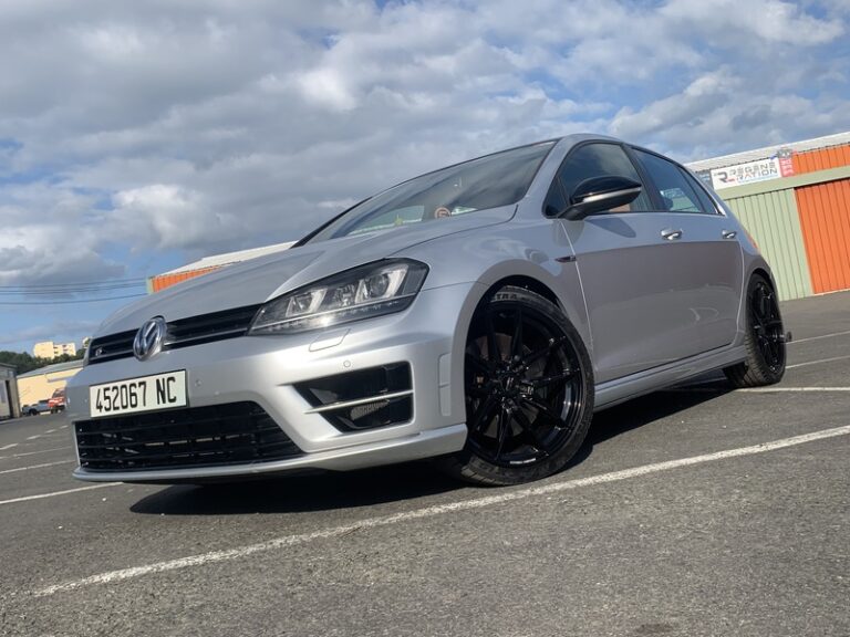 VOLKSWAGEN GOLF R 310 STAGE 1 - véhicule d'occasion à Nouméa