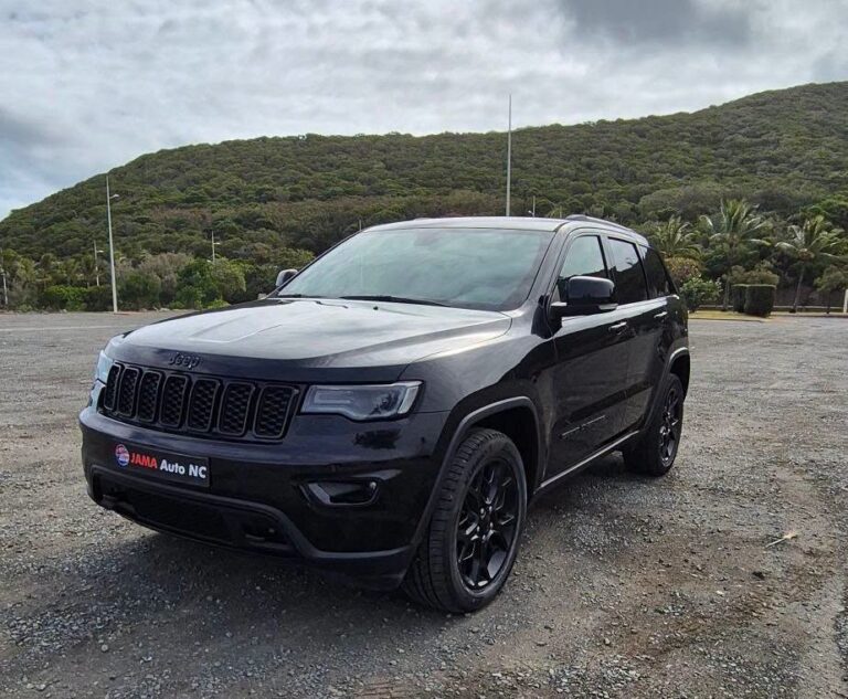 JEEP GRAND CHEROKEE V8 5.7 HEMI – FULL BLACK – 4×4 - véhicule d'occasion à Nouméa