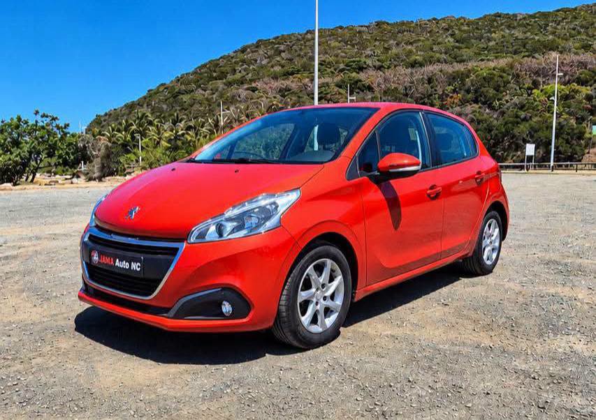PEUGEOT 208 ESSENCE 2019 - véhicule d'occasion à Nouméa